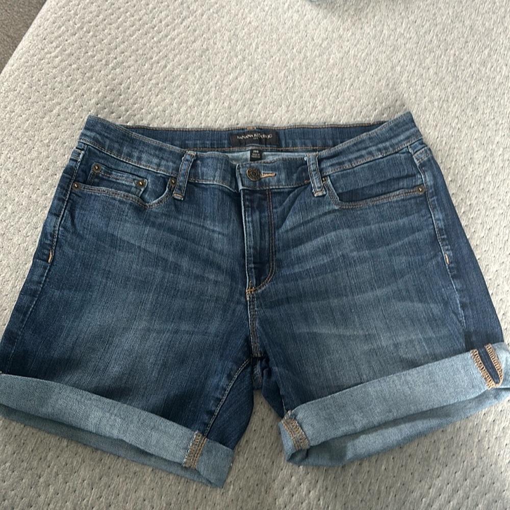 Banana Republic Jean shorts size 29.